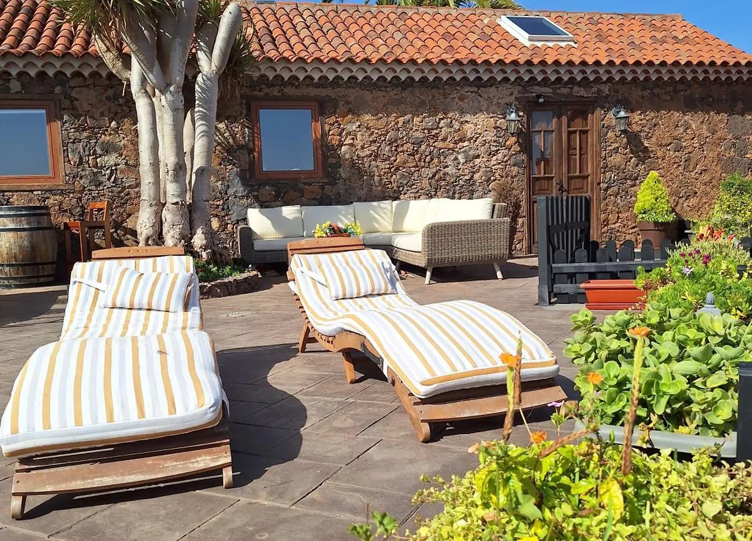 Rural Escape W/Stunning Views, Jacuzzi And Sauna La Laguna  Holiday home La Laguna (Tenerife)